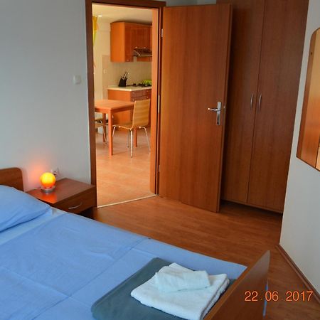 Apartments And Rooms By The Sea Jakisnica, Pag - 4160 ลุน ภายนอก รูปภาพ