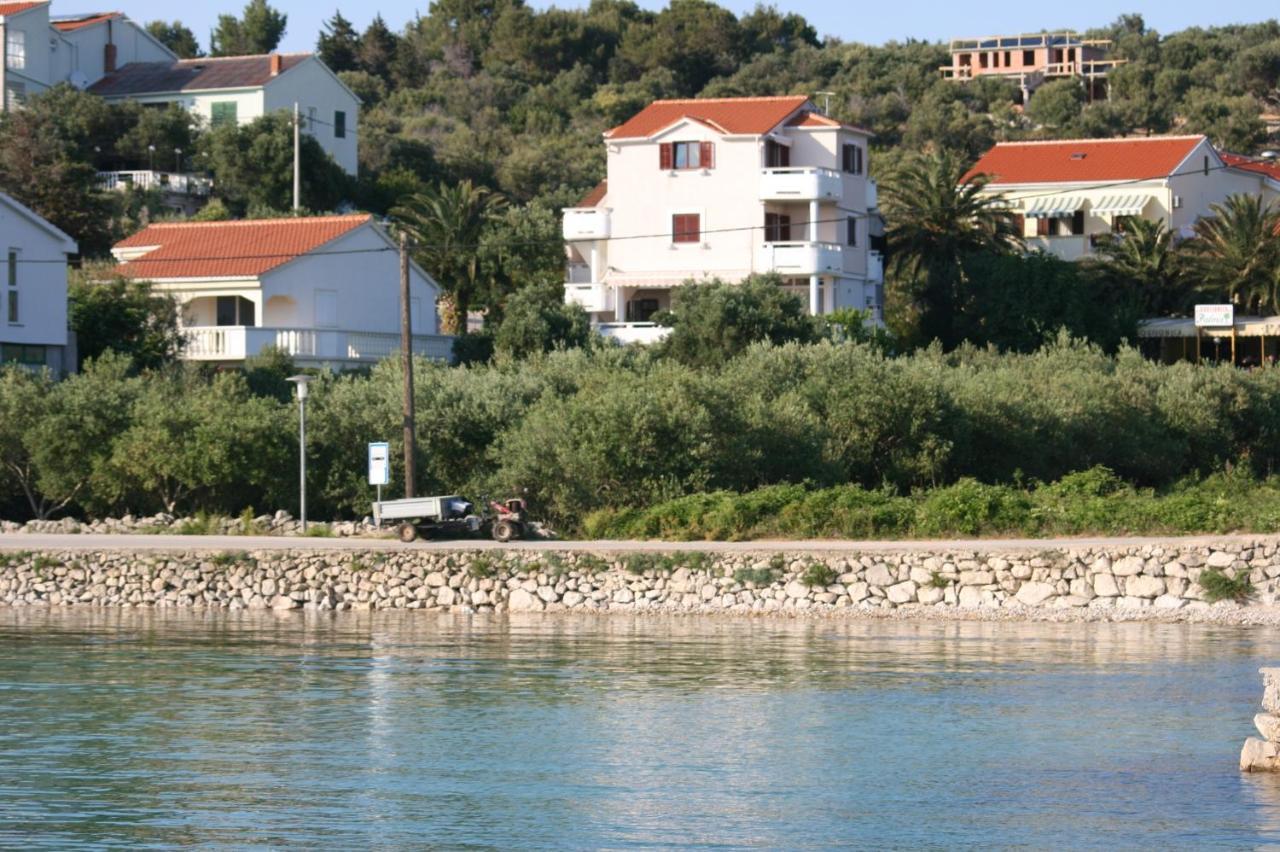 Apartments And Rooms By The Sea Jakisnica, Pag - 4160 ลุน ภายนอก รูปภาพ