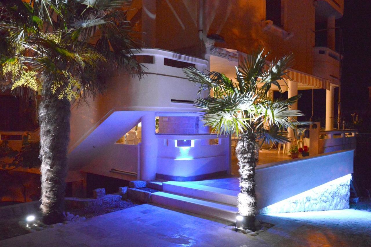Apartments And Rooms By The Sea Jakisnica, Pag - 4160 ลุน ภายนอก รูปภาพ