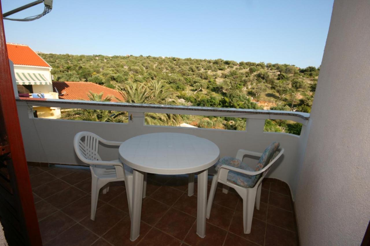 Apartments And Rooms By The Sea Jakisnica, Pag - 4160 ลุน ภายนอก รูปภาพ