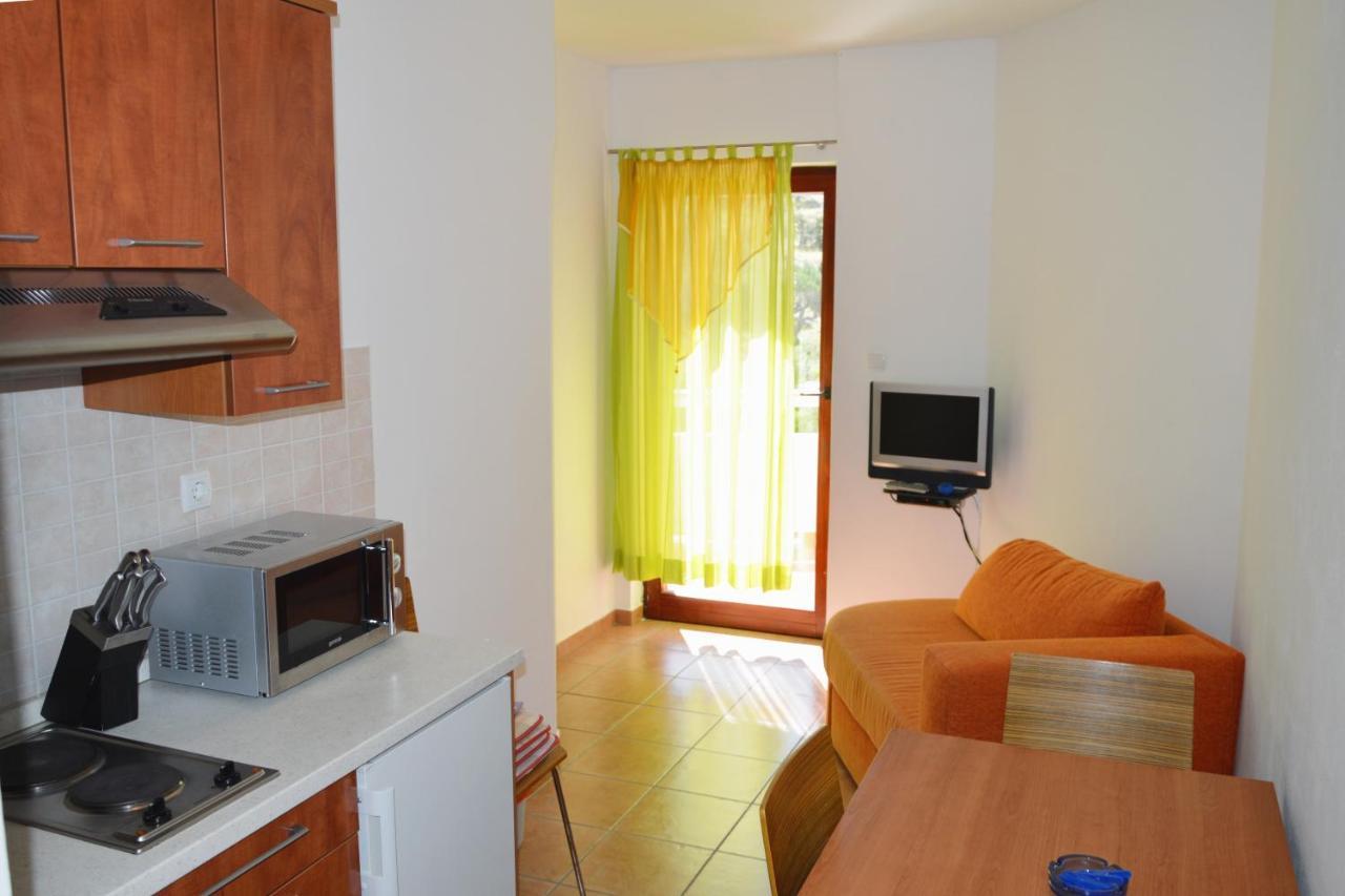 Apartments And Rooms By The Sea Jakisnica, Pag - 4160 ลุน ภายนอก รูปภาพ