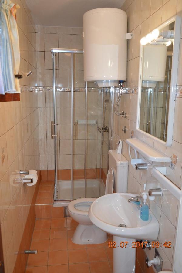 Apartments And Rooms By The Sea Jakisnica, Pag - 4160 ลุน ภายนอก รูปภาพ