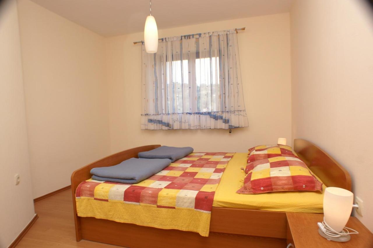 Apartments And Rooms By The Sea Jakisnica, Pag - 4160 ลุน ภายนอก รูปภาพ