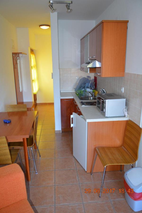 Apartments And Rooms By The Sea Jakisnica, Pag - 4160 ลุน ภายนอก รูปภาพ
